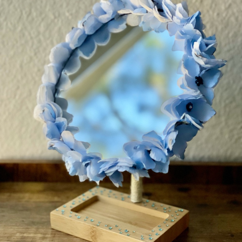 Handmade decorative make up mirror